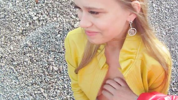 Секс молодой русский девушки на улице с незнакомцем