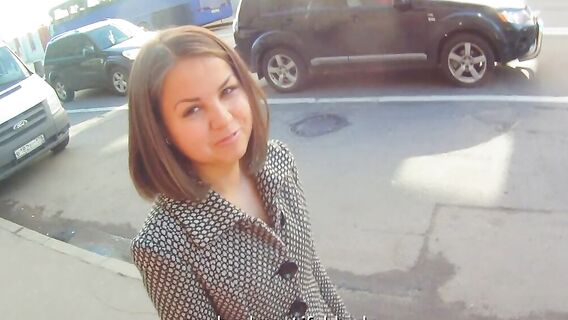 Пикапер потрахал загорелую русскую деваху в гладкую писю