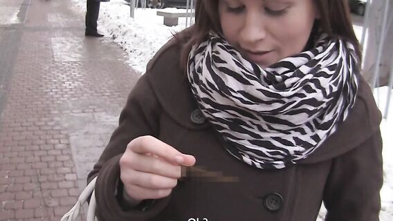 Порно агент с камерой поимел молодую киску на кастинге