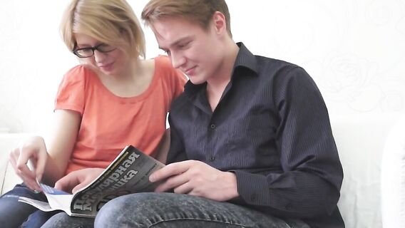 Кунилингус и жаркий секс с очкастой русской девушкой