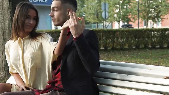 После секса оставил сперму на силиконовых сиськах брюнетки