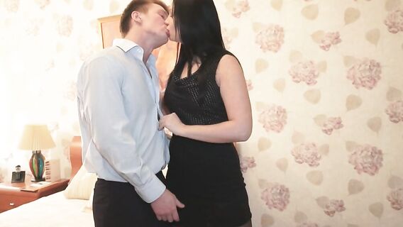 Качественный секс с черноволосой русский шлюхой по вызову